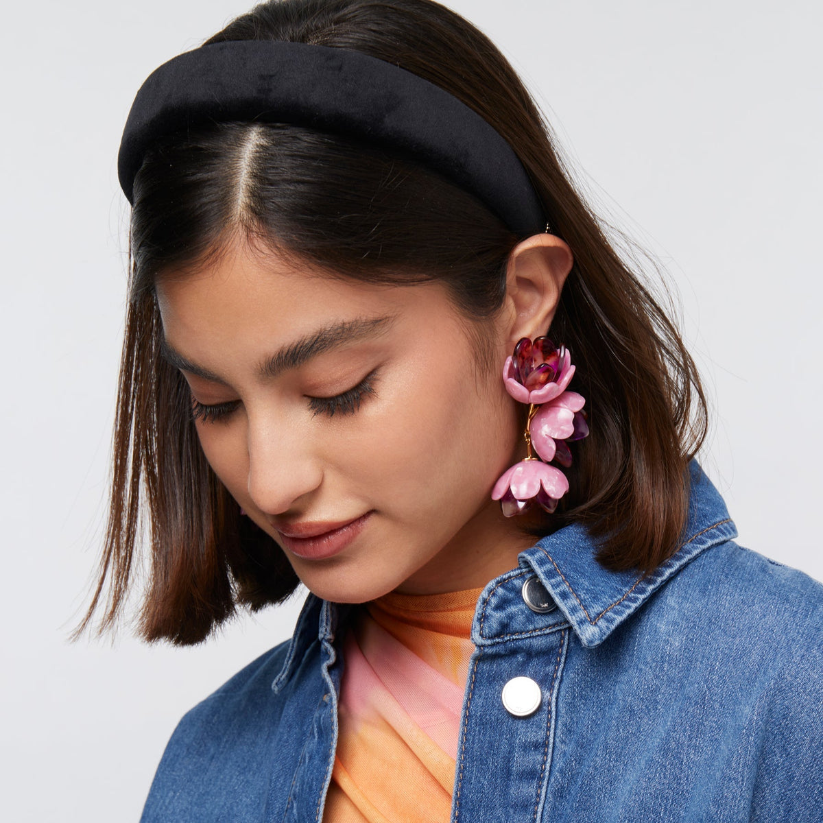 Lele Sadoughi deals large clip on earings