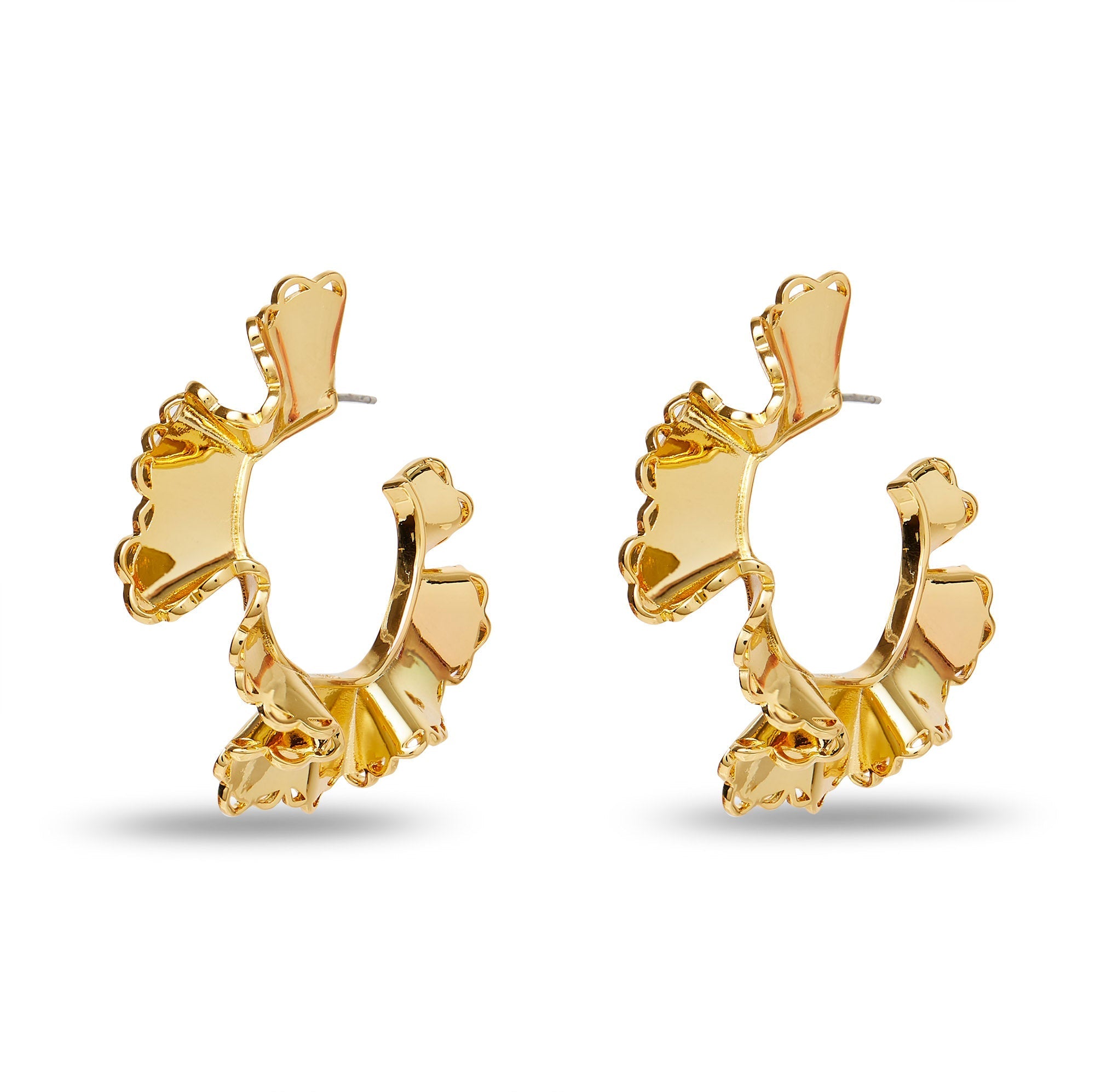 Lele Sadoughi EARRINGS SCALLOP RUFFLE EDGED HOOP
EARRINGS