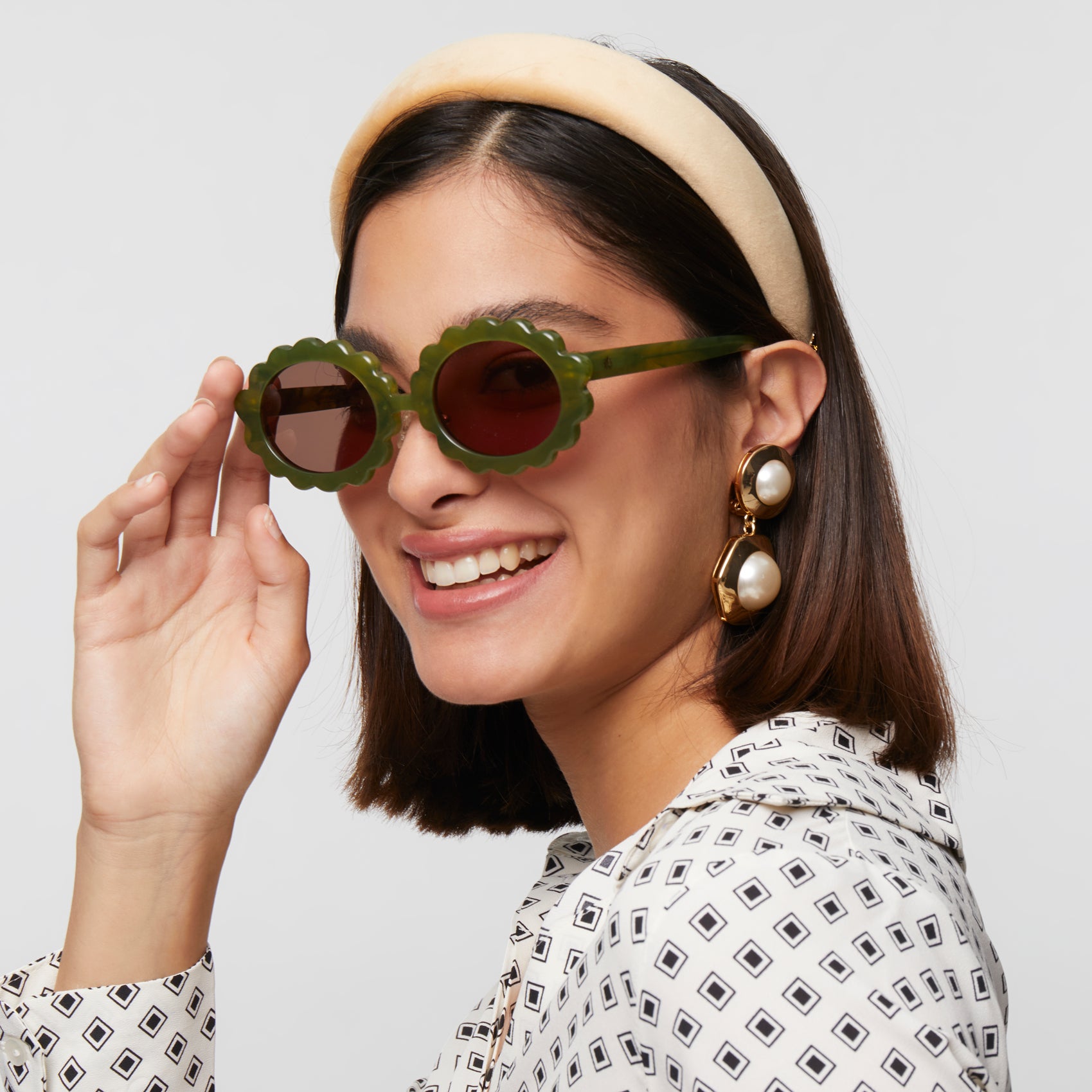 Lele Sadoughi Rose Glitter Chelsea Cat-Eye Sunglasses